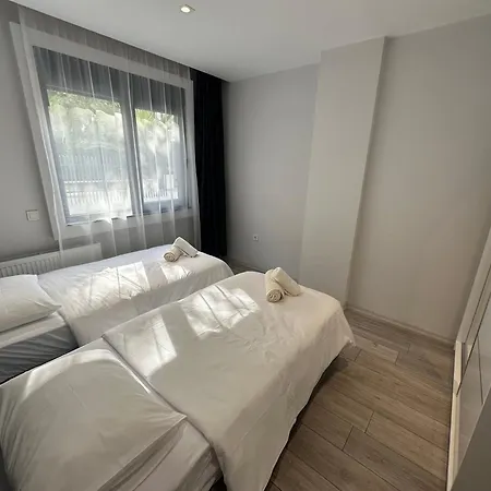 Real Homes Lara Ξενοδοχείο με διαμερίσματα *